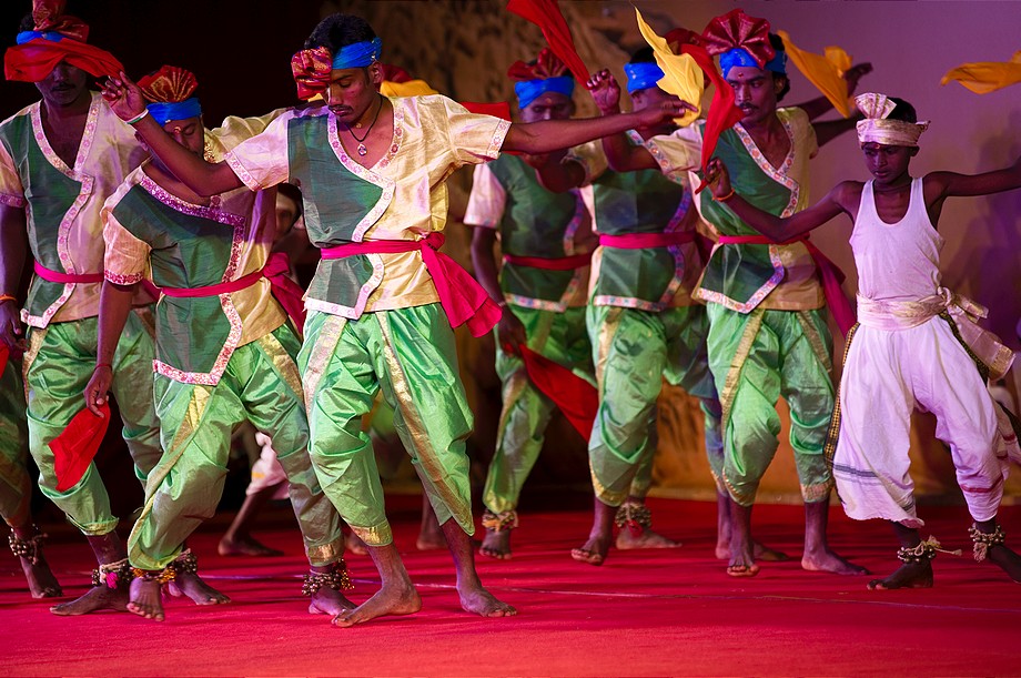 Salem T. Selvaraj Group (Oyilattam) (Mamallapuram Dance Festival 2012 - Folk dance)
